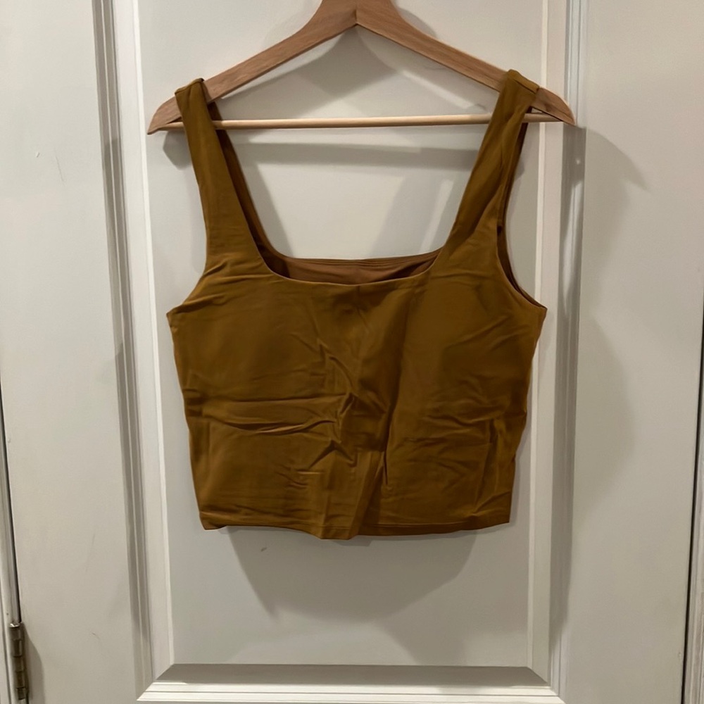 Fabletics shelf bra cropped tank